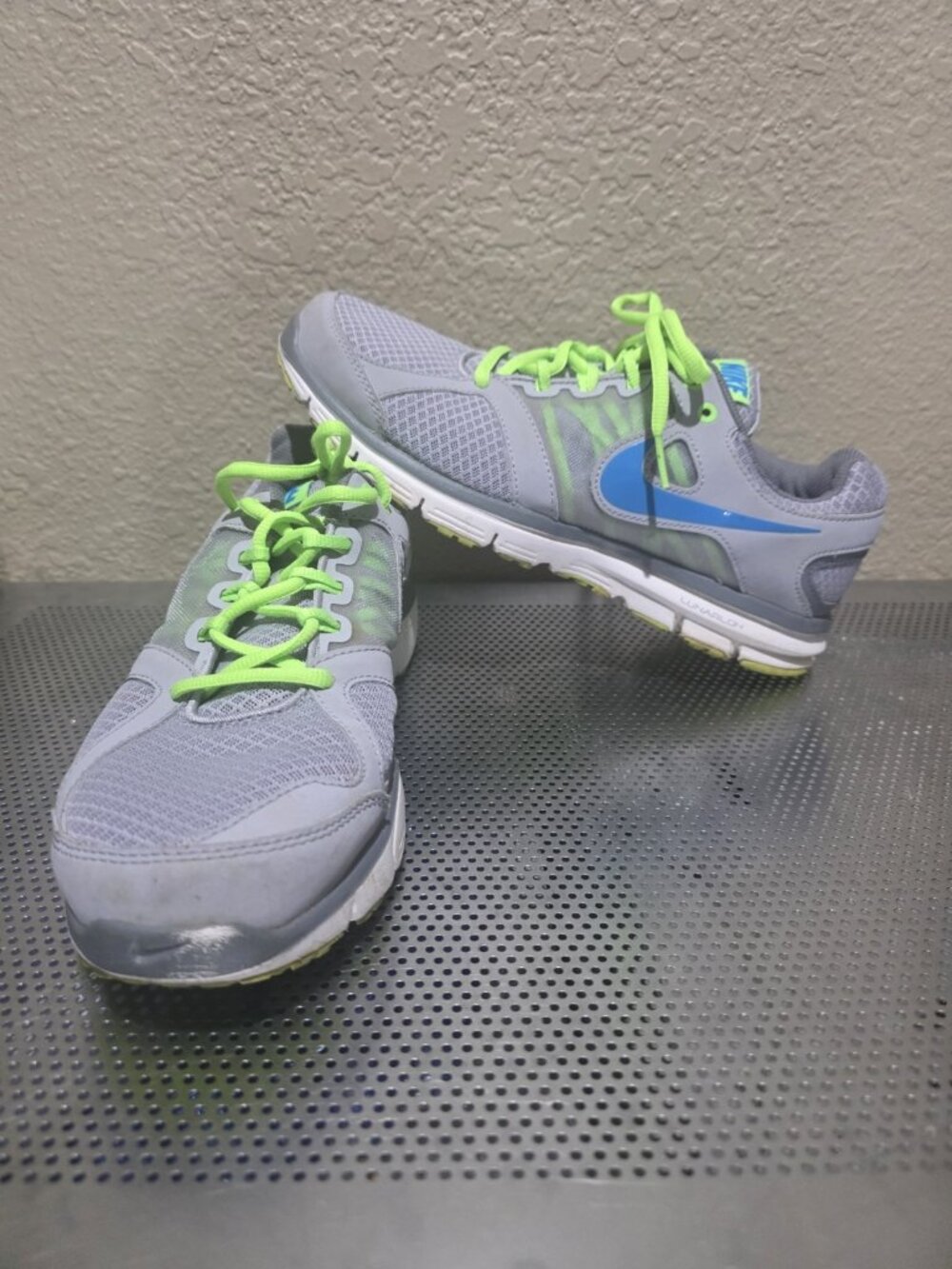 Nike Lunar Forever 2 Gray Green Athletic Sneakers Shoes Women's Size 8